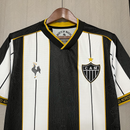 Camisa Atlético Mineiro Manto da Massa 2025 - Versão Torcedor Masculino - Preta e Branca