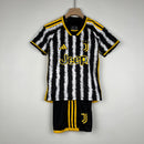 Conjunto Infantil Juventus 2023/24 - Home