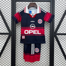Conjunto Infantil Retrô FC Bayern Munique 1997-98 Home