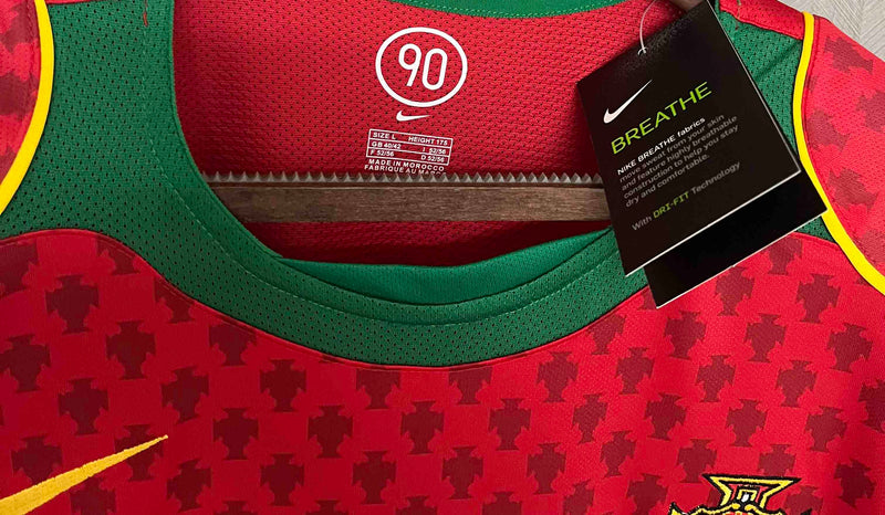 Camisa Retrô Portugal 2004 Home - FIGO